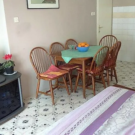 Apartment Seaview With A Balcony And Terrace Near The Beach - Branimira I - Ae1388