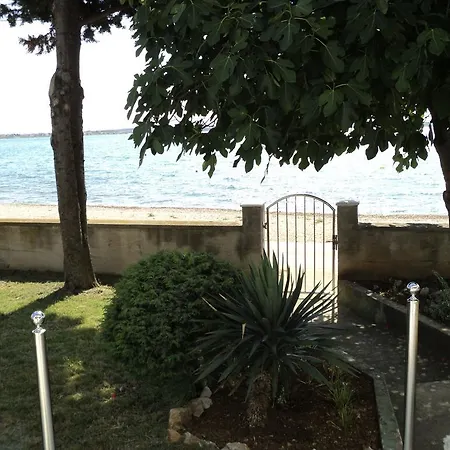 Seaview With A Balcony And Terrace Near The Beach - Branimira I - Ae1388 Vrsi